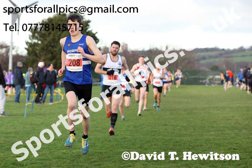Senior mens Cathedral Relays, Birtley. Photo:  David T. Hewitson/Sports for All Pics
